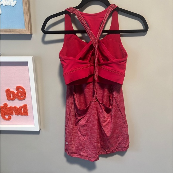 Lululemon Twist & Toil Tank
Heathered Ruby Red / Ruby Red - Picture 4 of 5